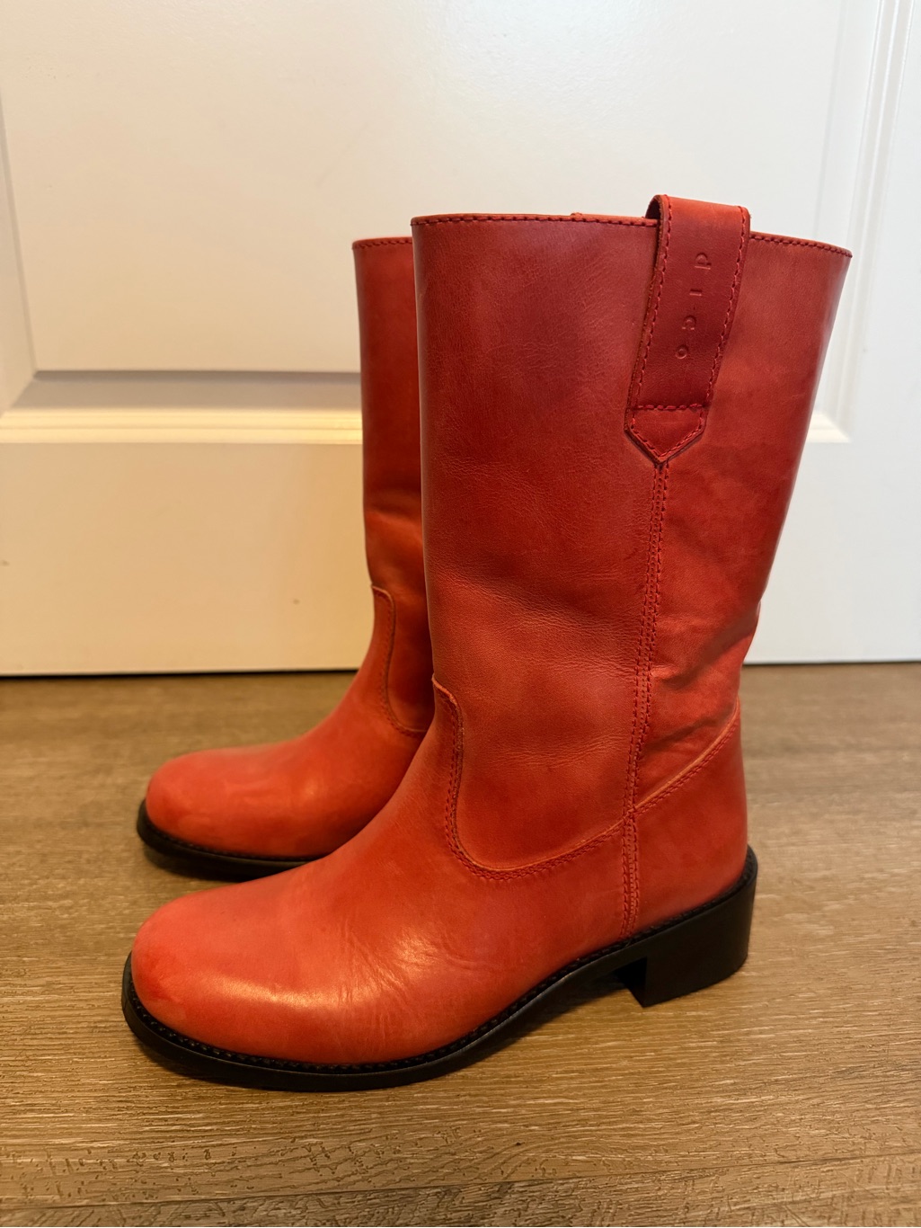 Dico Julia Gaucho Boot In Red Escovado Leather — image 3 of 7